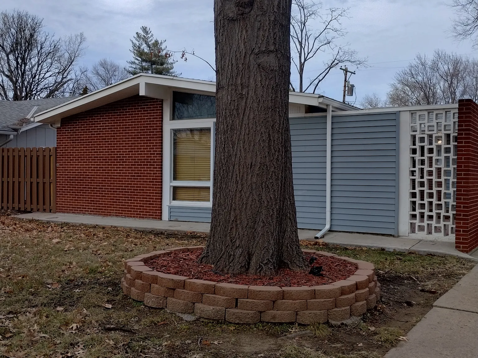 3 bed, 1300 sqft, $1,500 — Photo 1