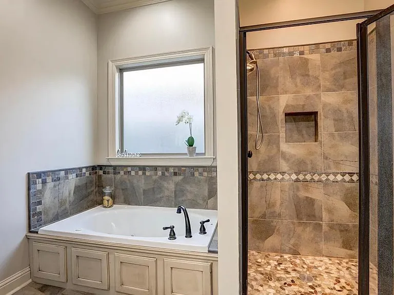 200 Brightwood Dr — Photo 5