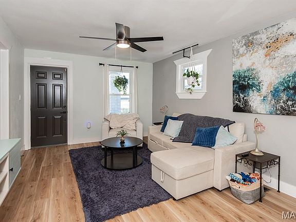 3rd image of 2031 Schaeffer Pl