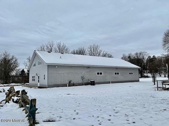 2nd image of 410 S Division St