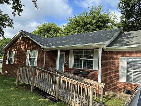 2nd image of 301 Summer Dr