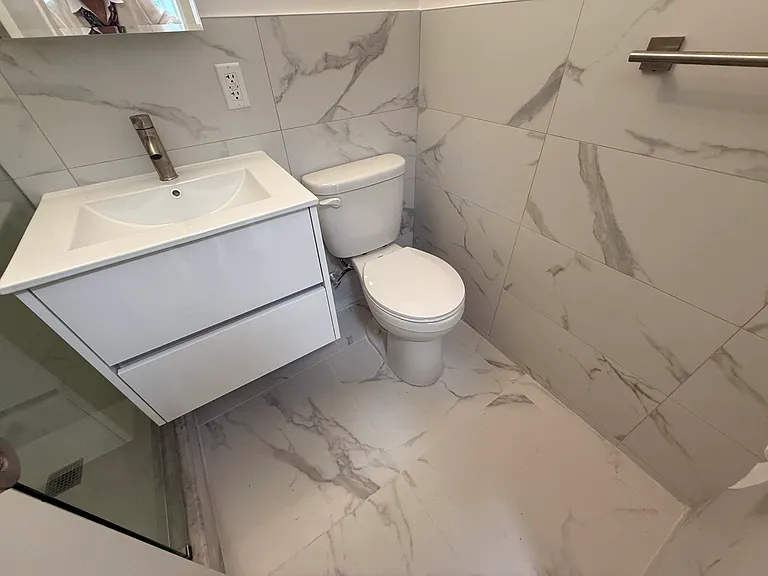 155 E 34th St #3H — Photo 11