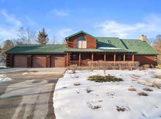 3654 Red Oak Ct, Hubertus, WI 53033