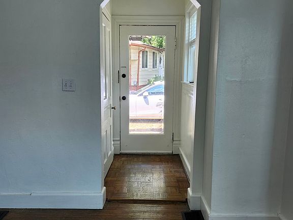 2nd image of 218 Vreeland St