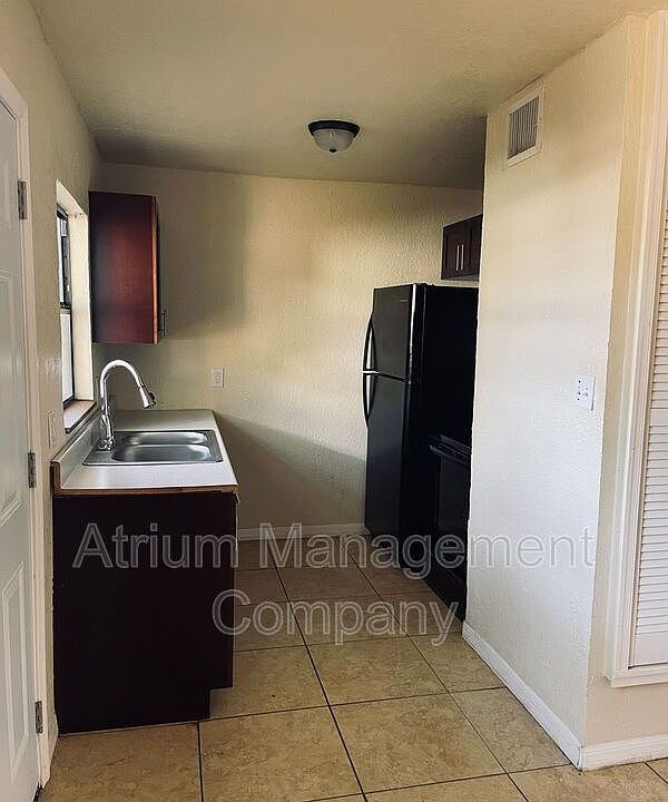1st image of 1081 S Deleon Ave