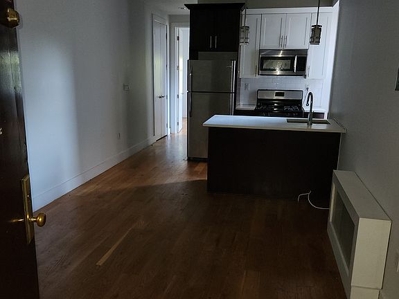 2nd image of 11 Maple St APT C9