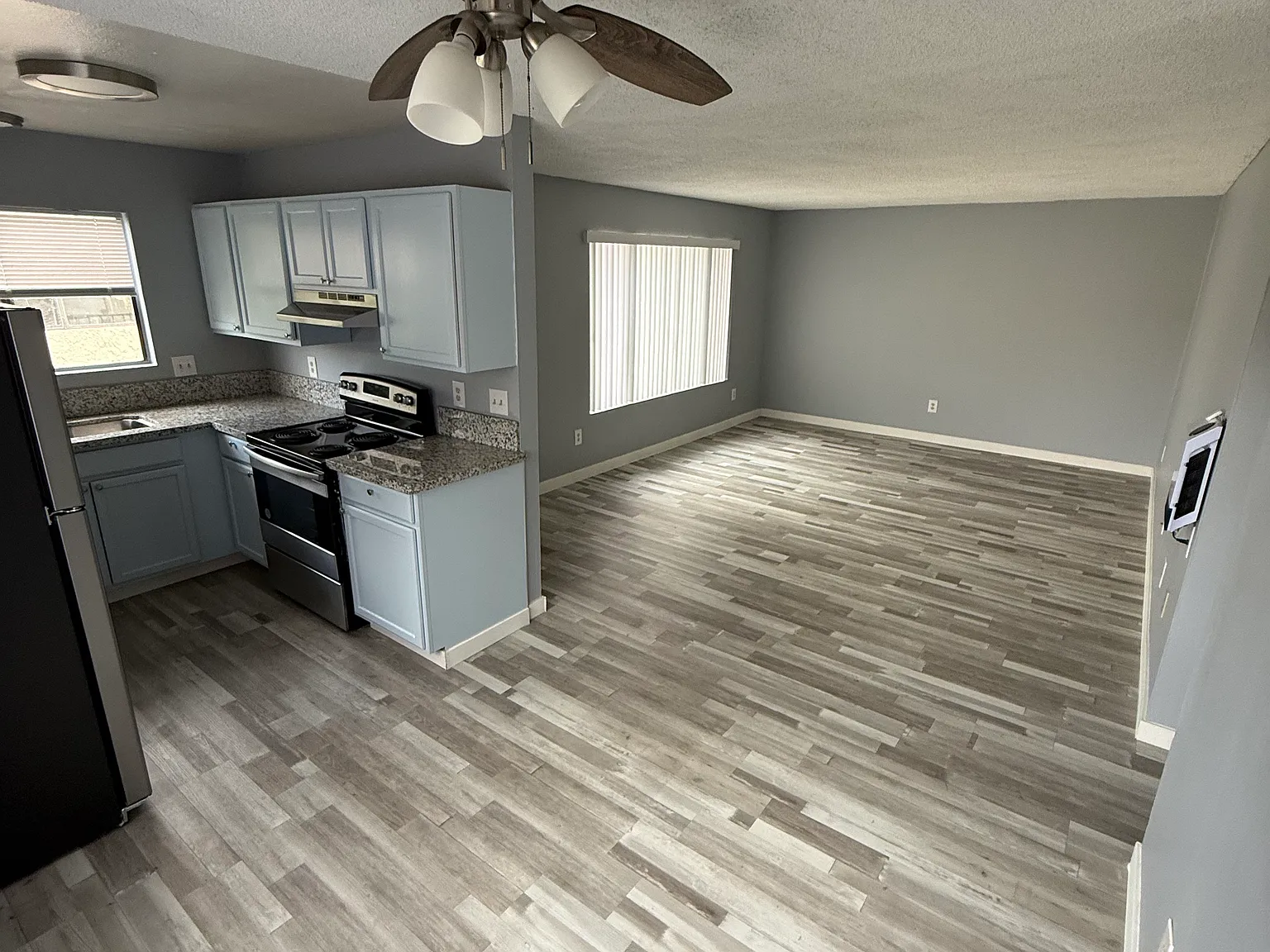 2 bed, 850 sqft, $2,295 — Photo 2