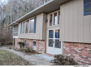 270 Old Homestead Rd, Hendersonville, NC 28739