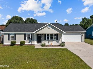 414 Dion Dr, Hubert, NC 28539