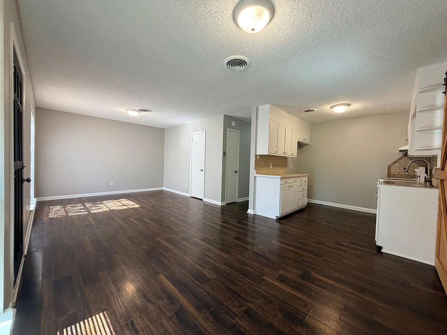 Charming, updated home in Little Rock! — Photo 3
