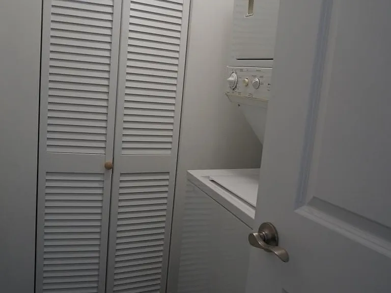 1516 N Bosworth Ave #1 — Photo 8