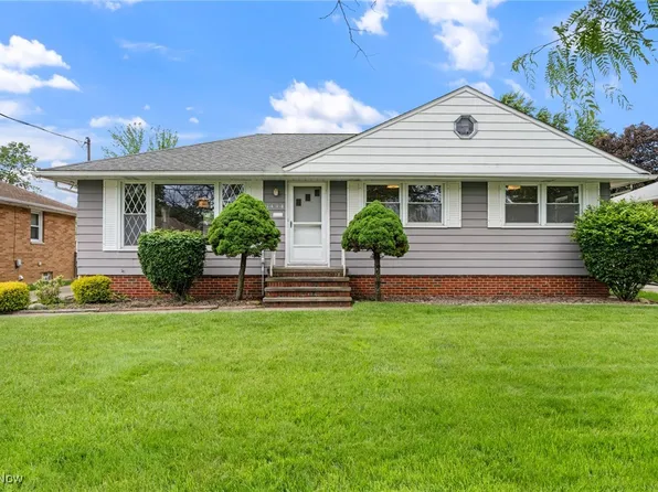 6444 Alexandria Dr, Parma Heights, OH 44130