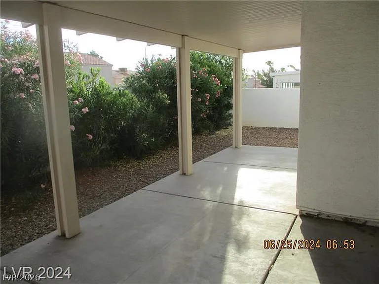 8216 Grassy Point Cir — Photo 34