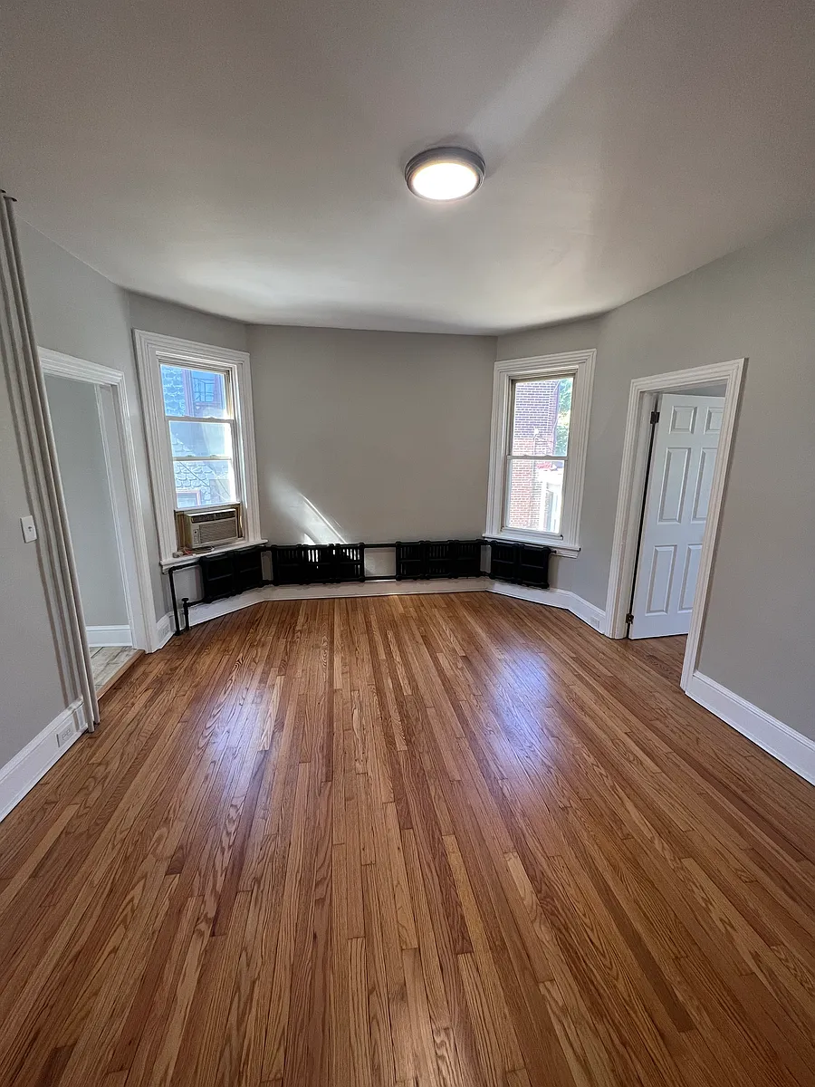 Building Photo - 908 N Franklin St #2