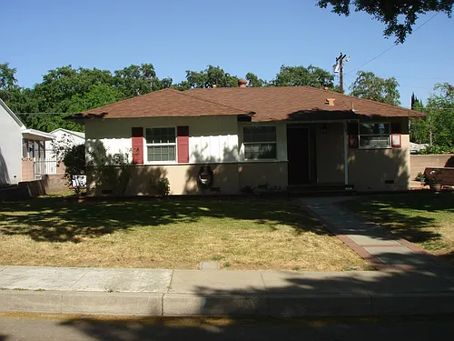 598 N Quince Ave Photo 1