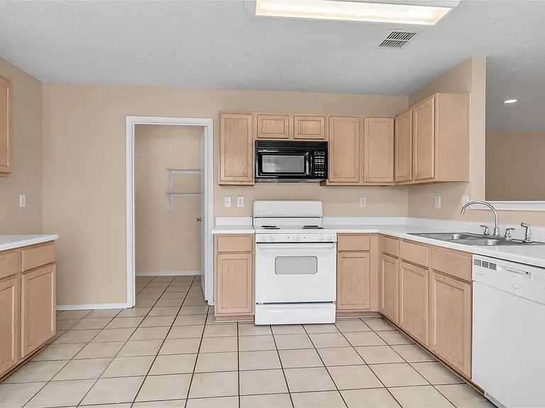 5336 New Castleton Ln — Photo 6