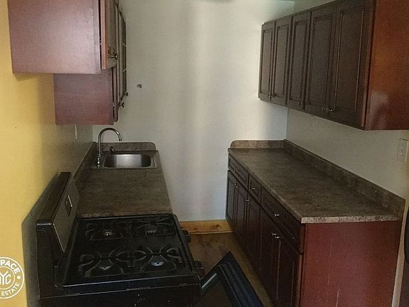 5th image of 100 E 21st St APT 217