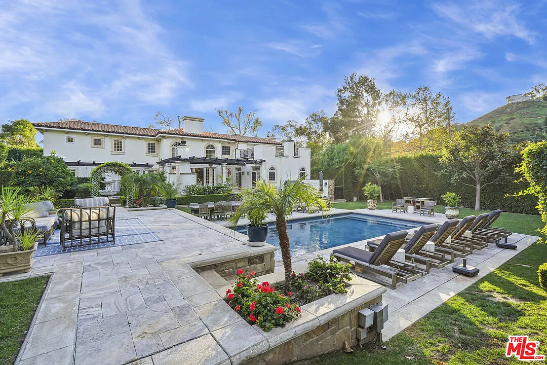 6 bed, 8.0 bath, 8564 sqft, $50,000 — Photo 1