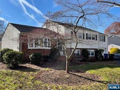 330 Ellen Pl, Paramus, NJ, 07652