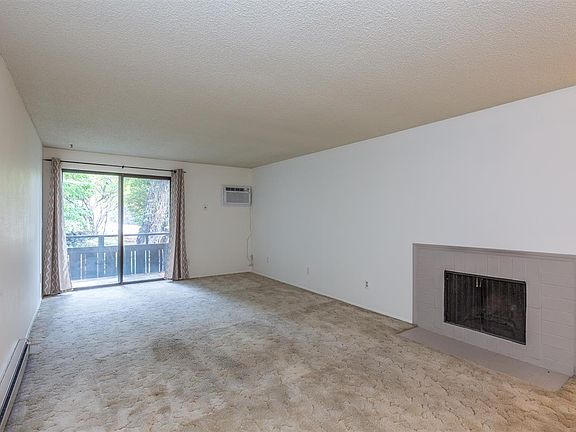 5th image of 844 W Cliff Dr APT 208