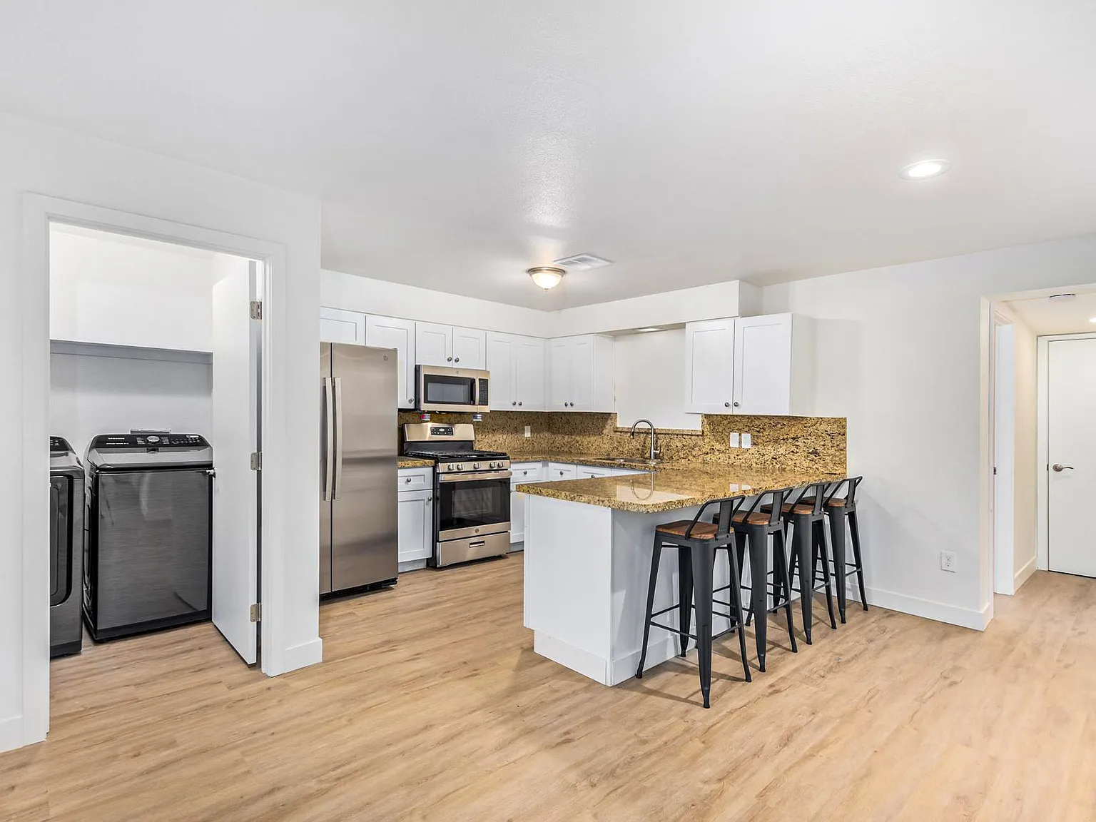 4 bed, 3.0 bath, 1519 sqft, $797 — Photo 4