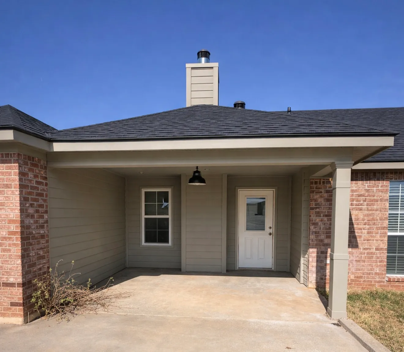 4 bed, 1749 sqft, $3,495 — Photo 2