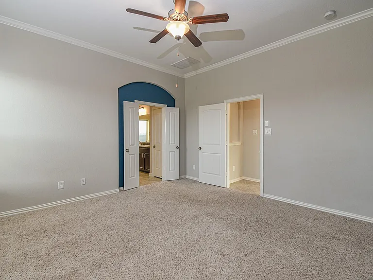 9403 Briscoe Bend Ln — Photo 12