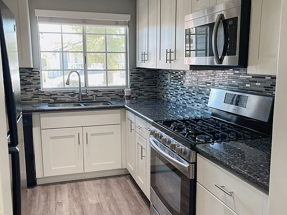 3rd image of 219 S Redwood Ave APT 3