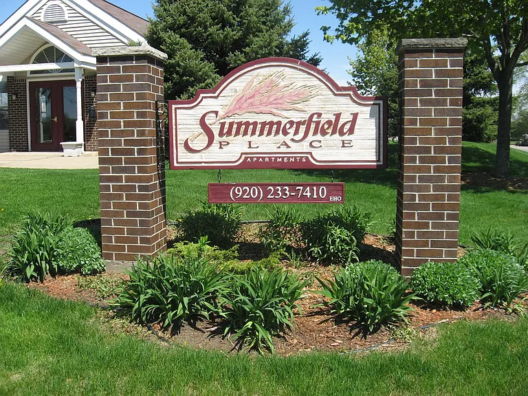Summerfield Place Apartments — Photo 2