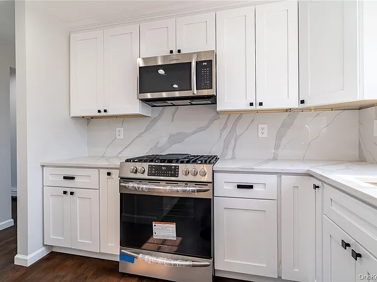 35 Harrison Ave — Photo 8