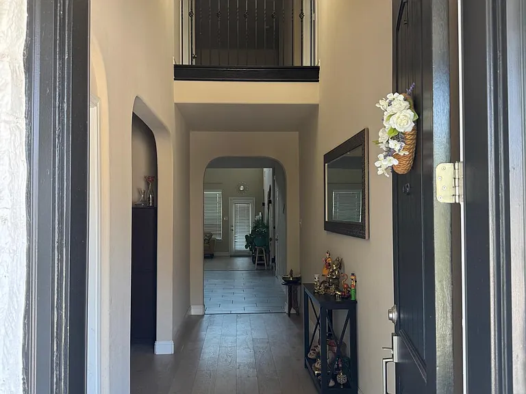 1117 Horsetail Dr — Photo 2