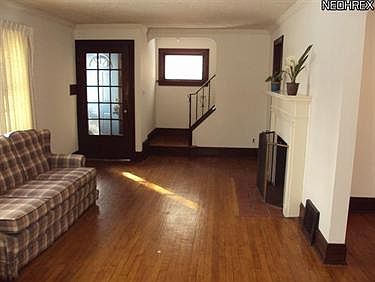 4th image of 396 E 214th St