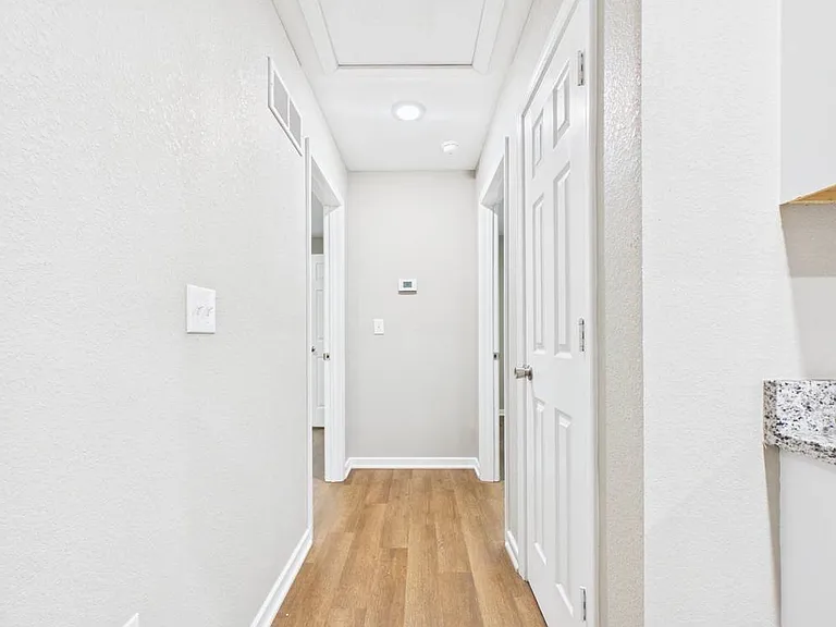 306 W Market St — Photo 1