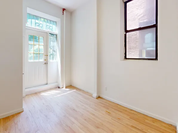 324 East 90th Street image 5 of 13