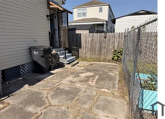 2460 N Rocheblave St — Photo 27