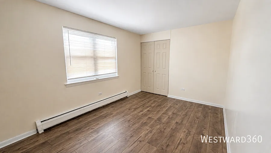 Available Now, Spacious 2 Bed / 1 Bath Garden Apartment — Photo 4