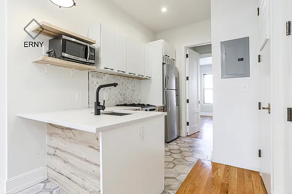 Rented by ERNY LLC | media 2