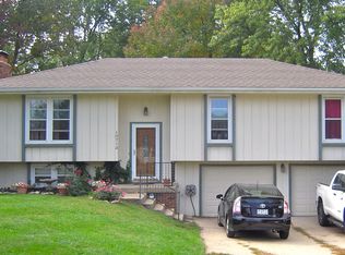 10712 N McGee St, Kansas City, MO 64155