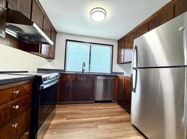 0152-01C - Elm Tree Garden Apartments C