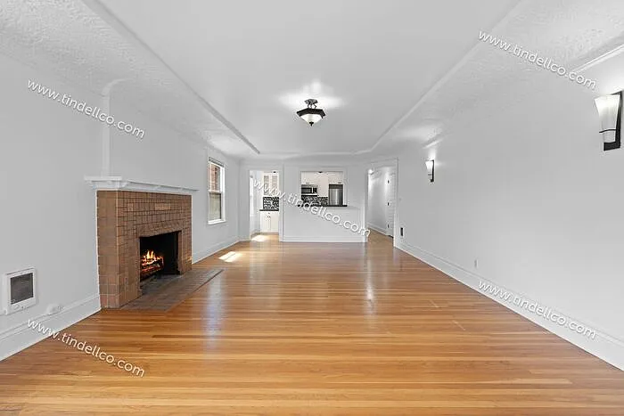 2076 NW Johnson St #201 — Photo 8