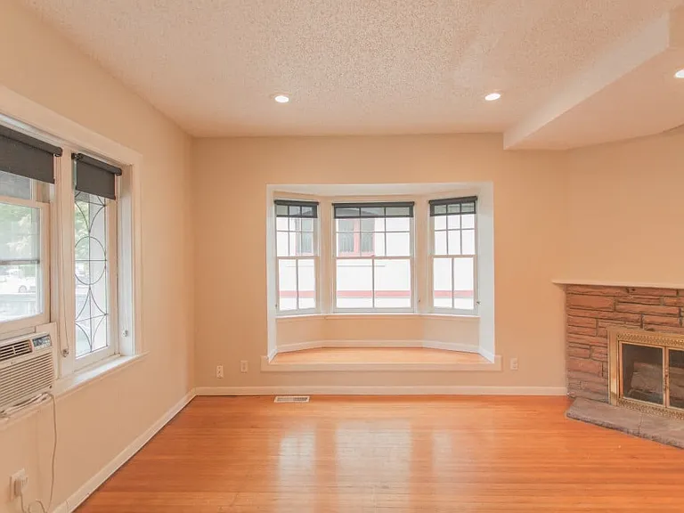 1217 E 14th Ave. — Photo 2