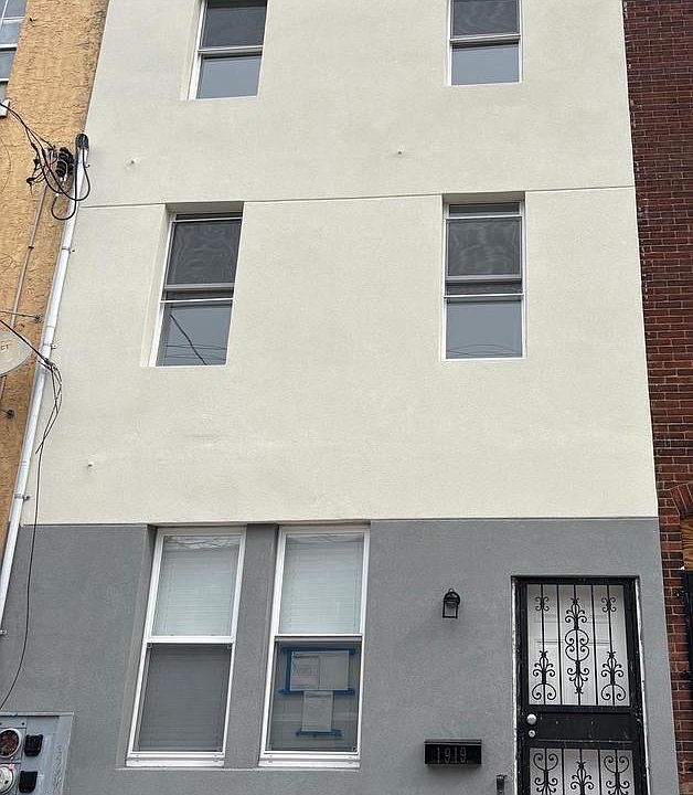 1st image of 1919 E Huntingdon St
