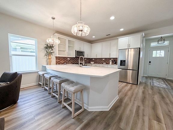 5th image of 97159 Harbor Concourse Cir