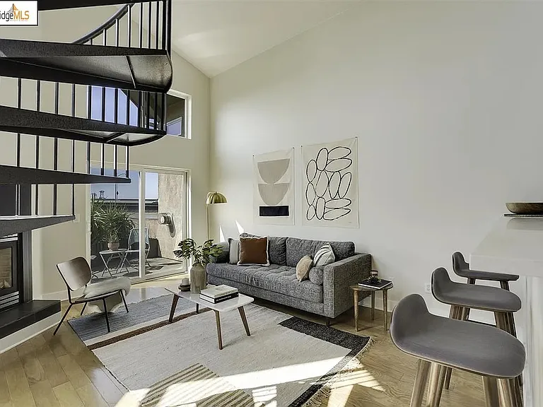 675 8th St #17 — Photo 3