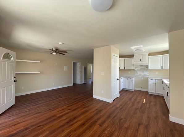 11166 S San Pedro St