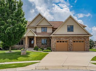 2002 Falcon Ridge Ct, Fort Wayne, IN 46845
