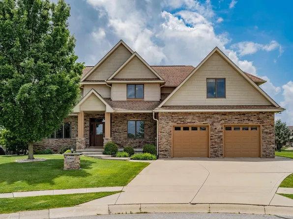 2002 Falcon Ridge Ct, Fort Wayne, IN 46845