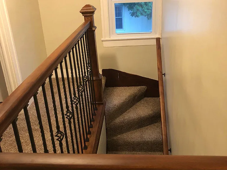 202 Cottage St #UPSTAIRS — Photo 10