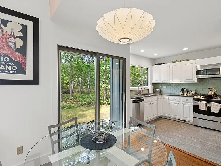 31 Montauk Ave — Photo 11