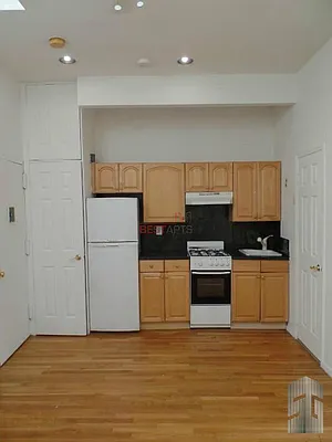 Rented by Skyline Group Real Estate | media 16